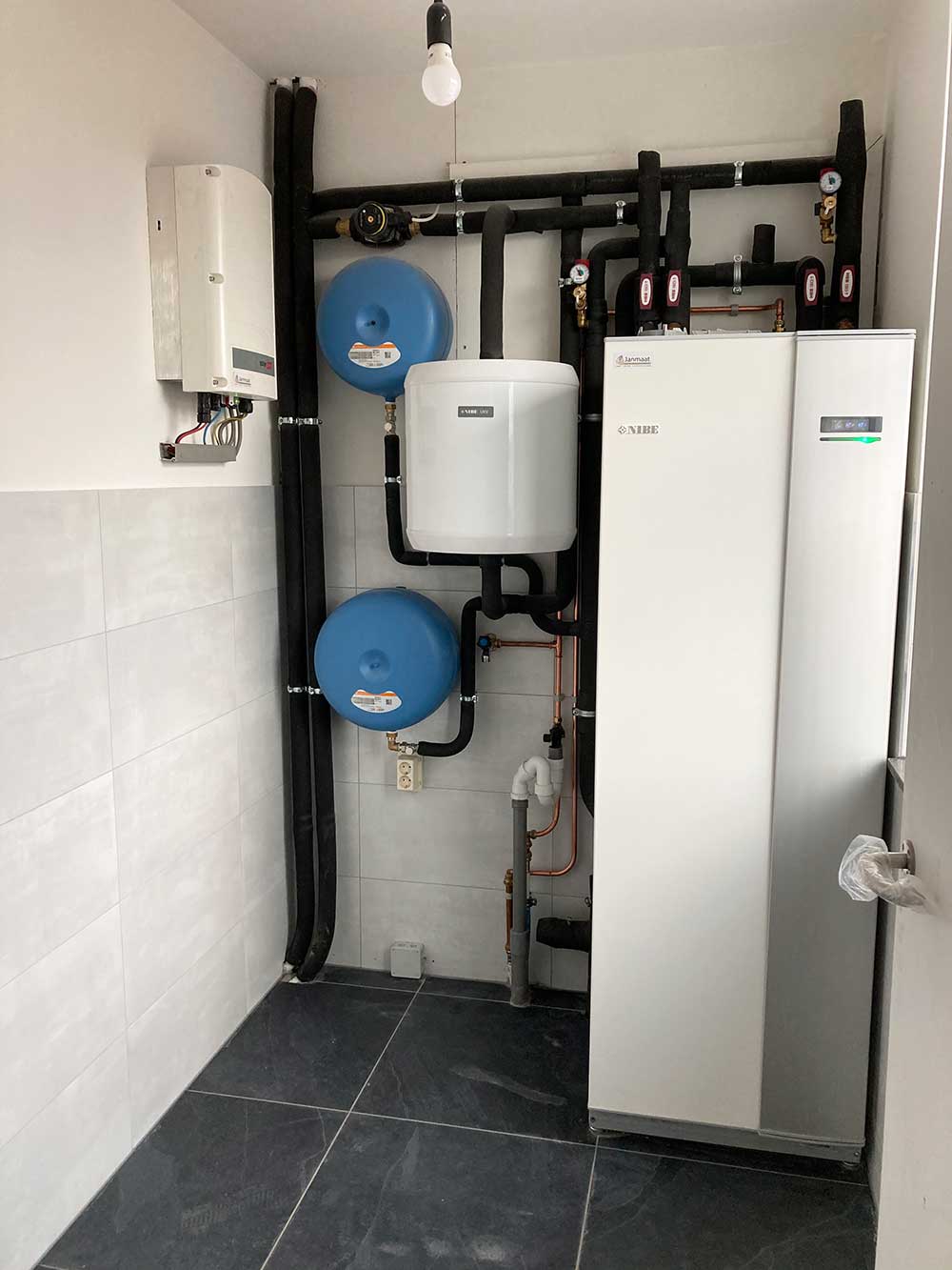 Koeleman Bouw Groene daken, zonnepanelen en duurzame installaties - warmtepompen