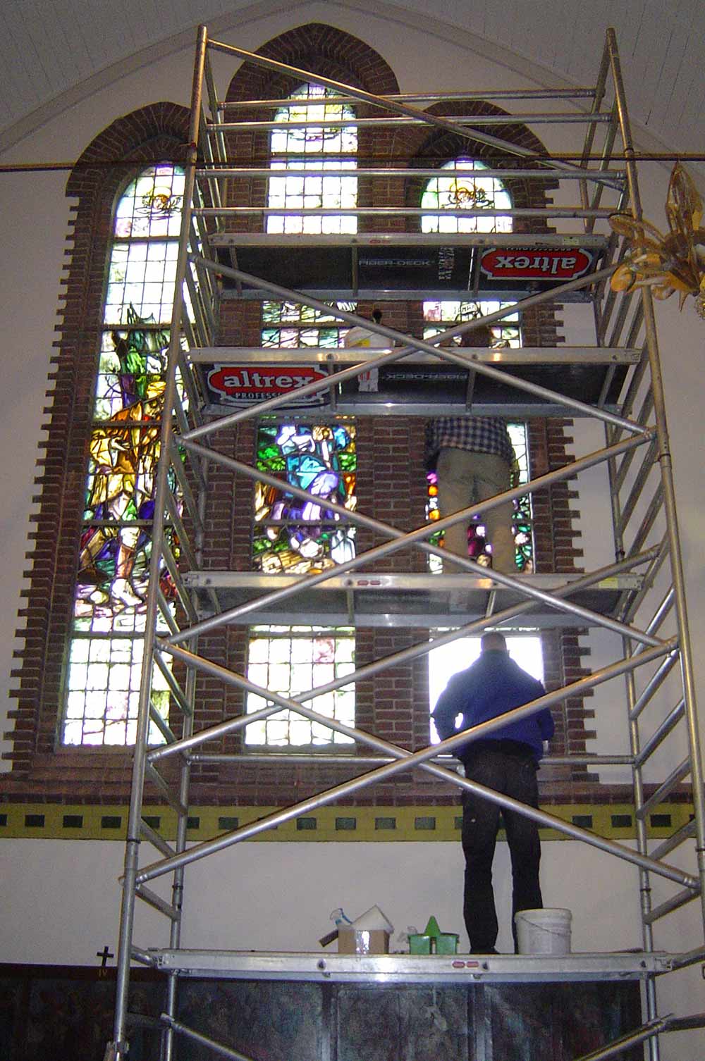Koeleman Bouw Monumentenbeheer Renovatie glas in lood en koper van torenspits Kerk Oostzijde De Hoef